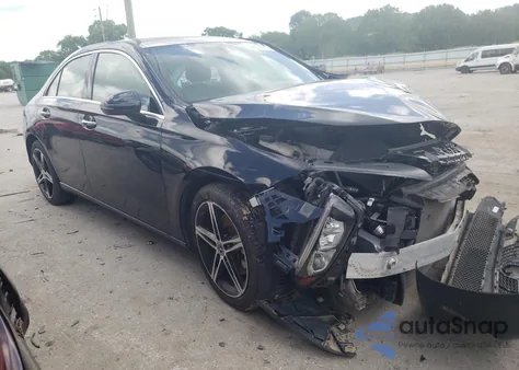 2019 Mercedes-Benz A 220 4Matic из США, поврежденный, VIN WDD3G4FB4KW035056